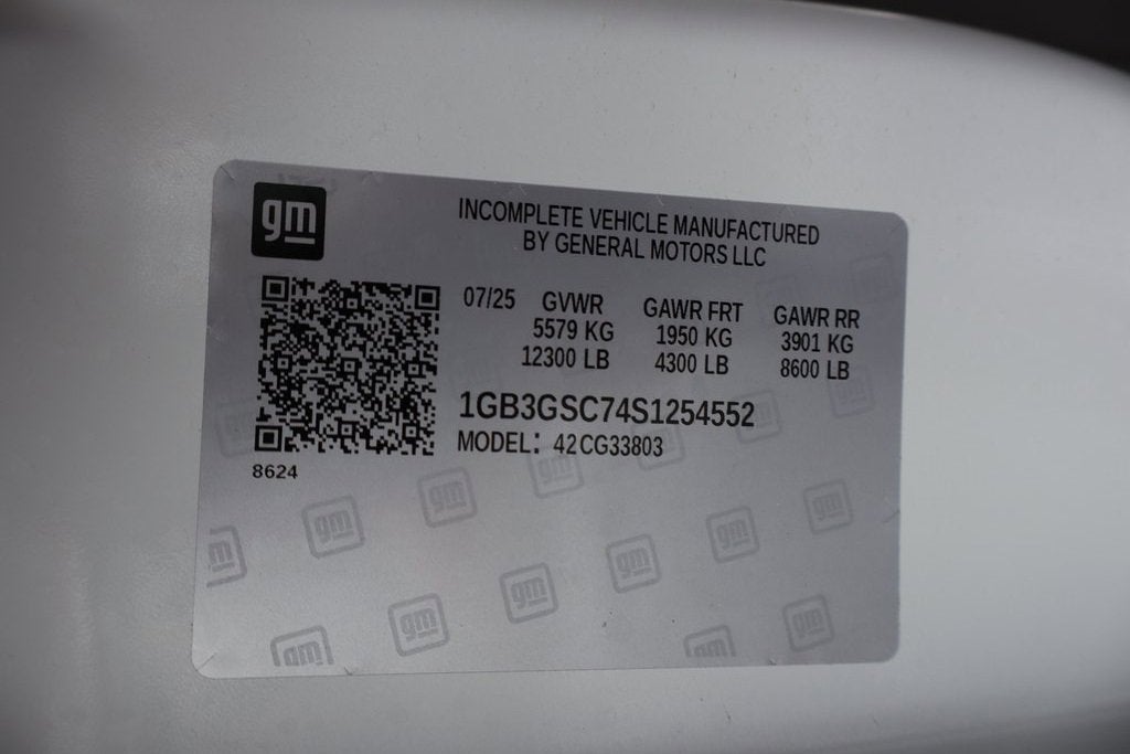 2025 Chevrolet Express Cutaway 3500 1WT