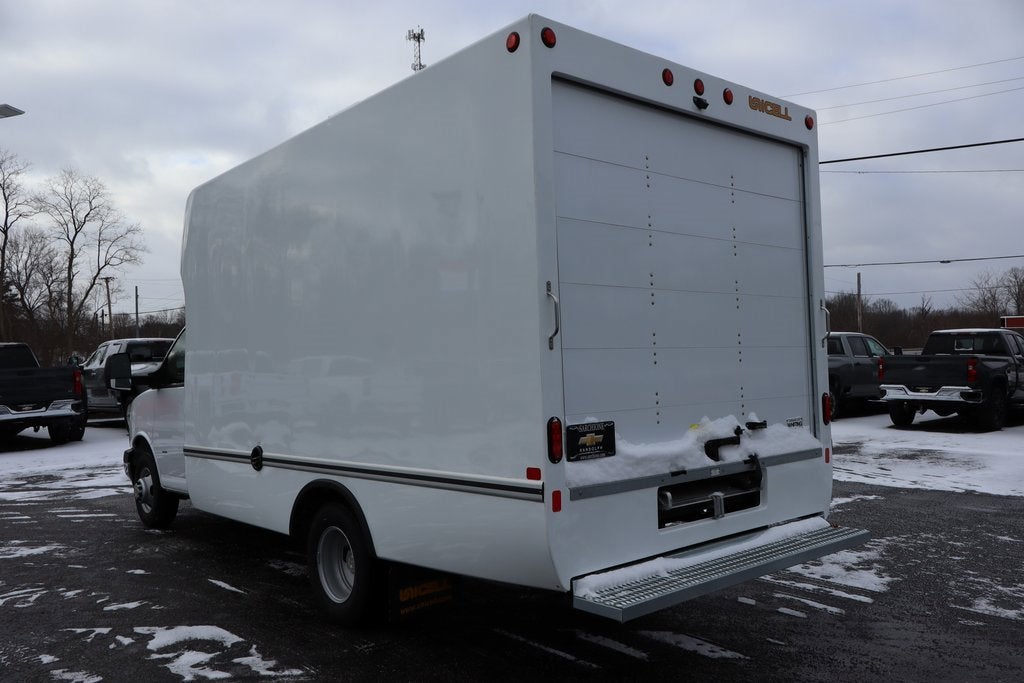 2025 Chevrolet Express Cutaway 3500 1WT