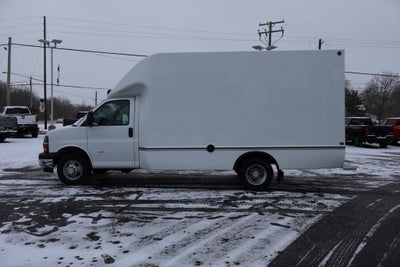 2025 Chevrolet Express Cutaway 3500 1WT