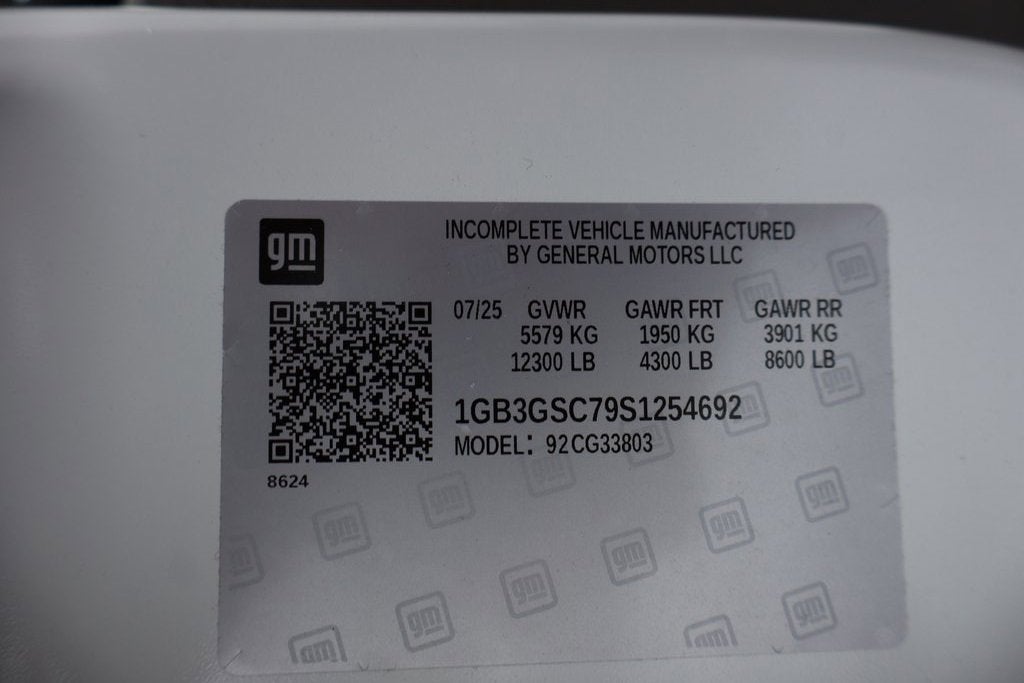 2025 Chevrolet Express Cutaway 3500 1WT