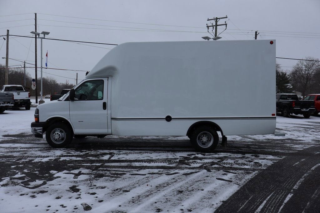 2025 Chevrolet Express Cutaway 3500 1WT