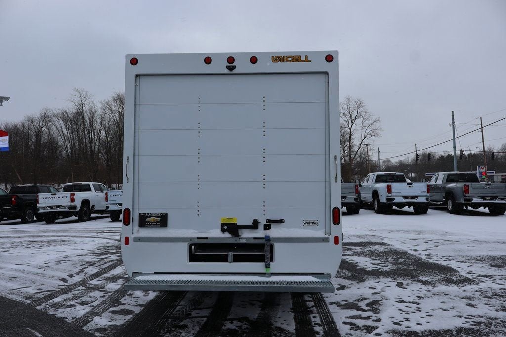 2025 Chevrolet Express Cutaway 3500 1WT