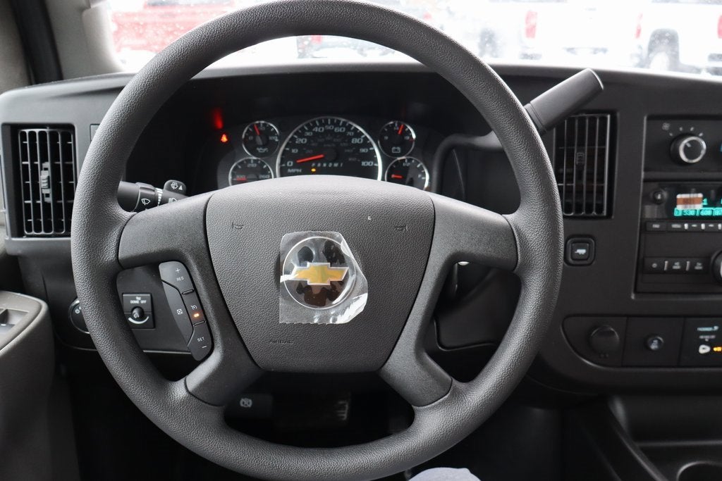 2025 Chevrolet Express Cutaway 3500 1WT