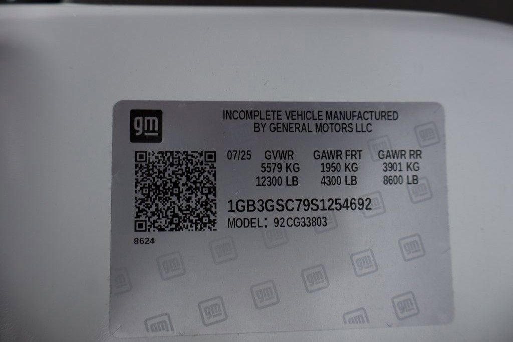 2025 Chevrolet Express Cutaway 3500 1WT