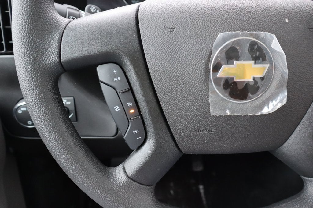 2025 Chevrolet Express Cutaway 3500 1WT