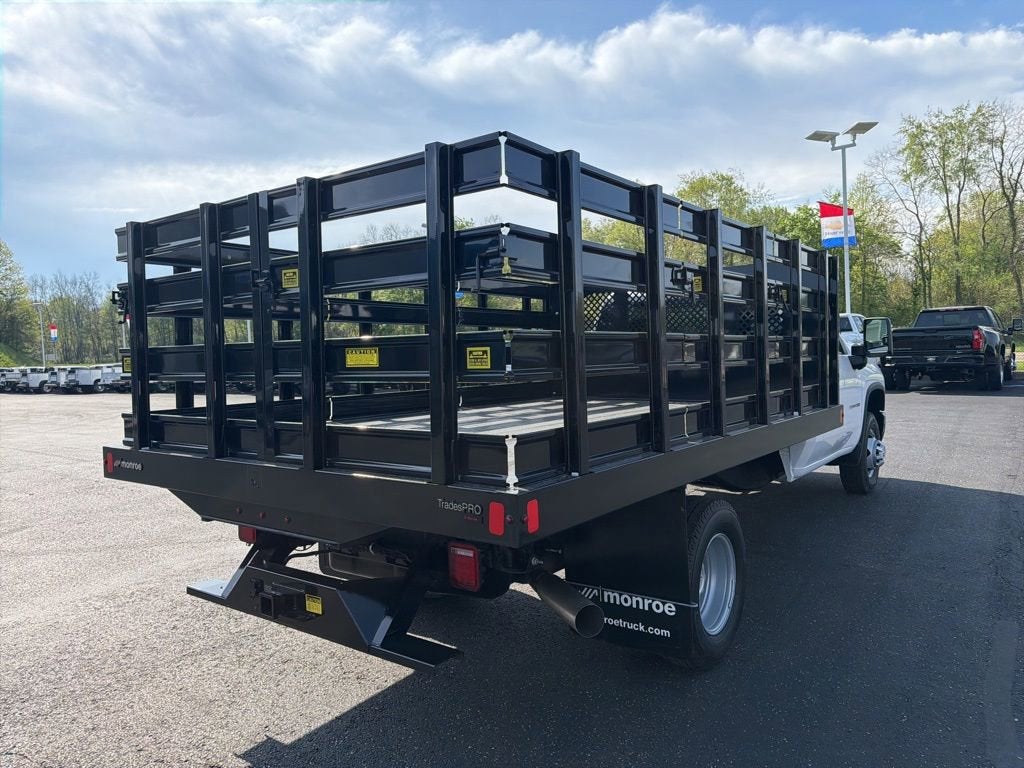2026 Chevrolet Silverado 3500 HD Chassis Cab Work Truck w/12' Stake Platform Body