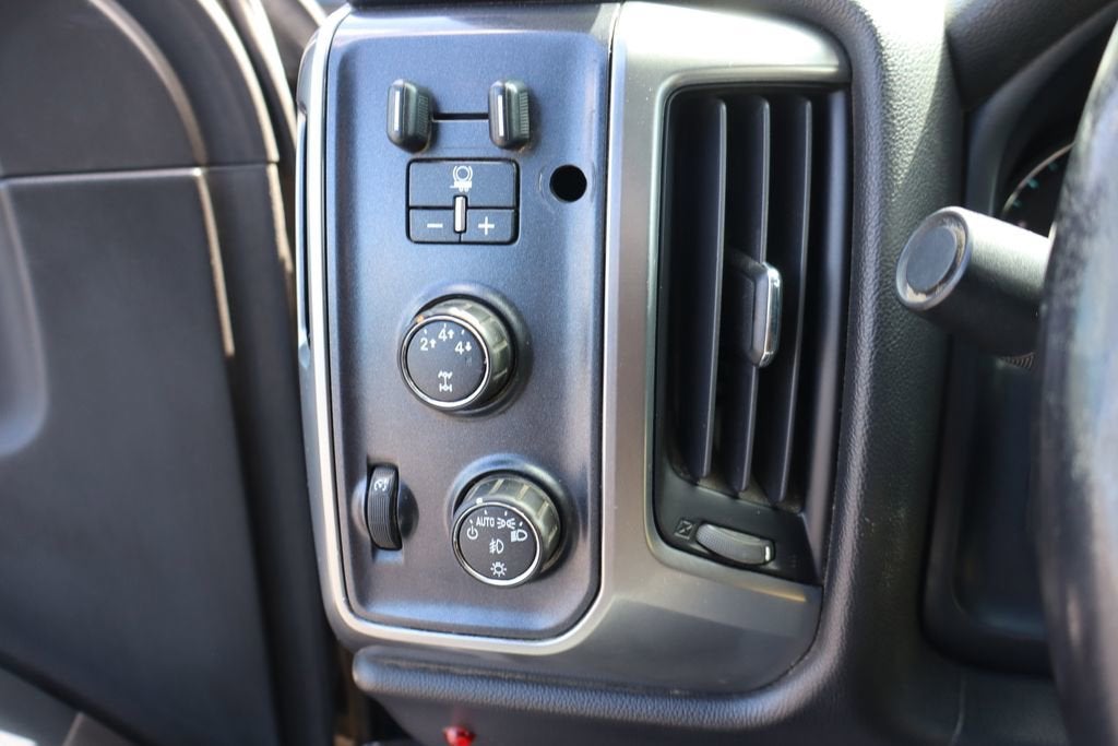 2015 Chevrolet Silverado 3500 HD Chassis Cab LT w/ Steel Dump Body