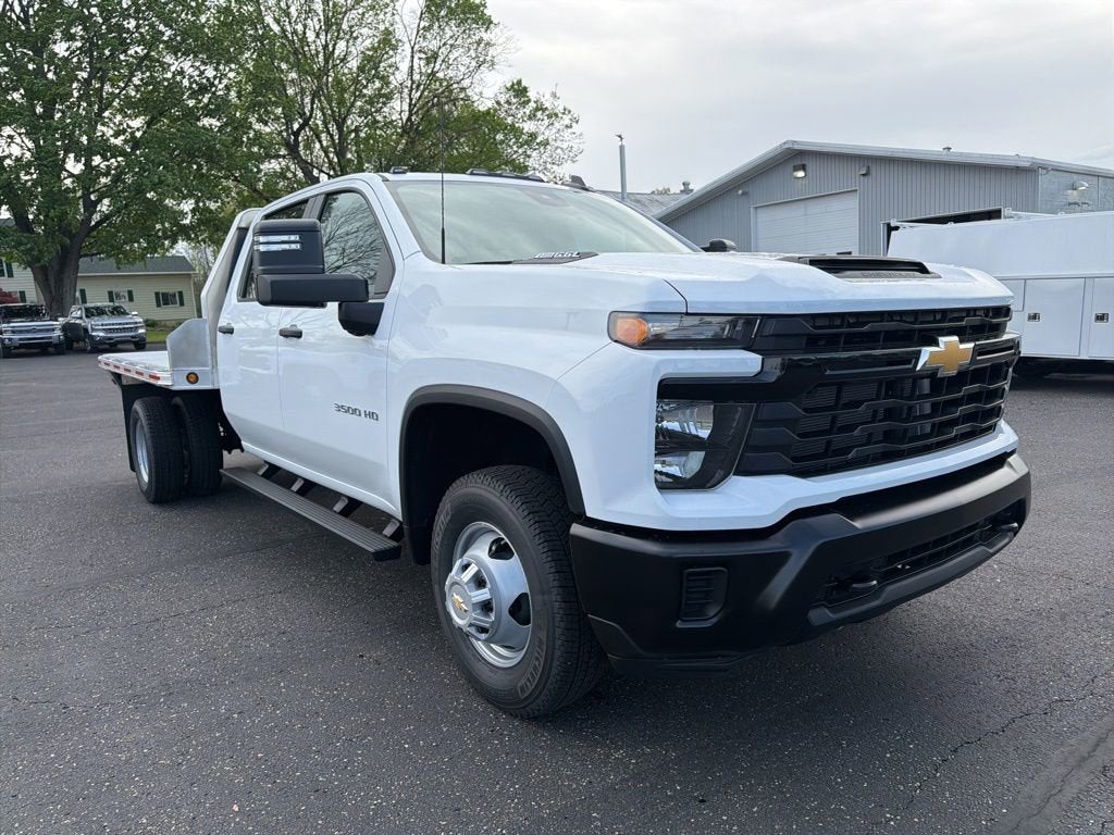 2026 Chevrolet Silverado 3500 HD Chassis Cab Work Truck w/ Aluminum Flatbed