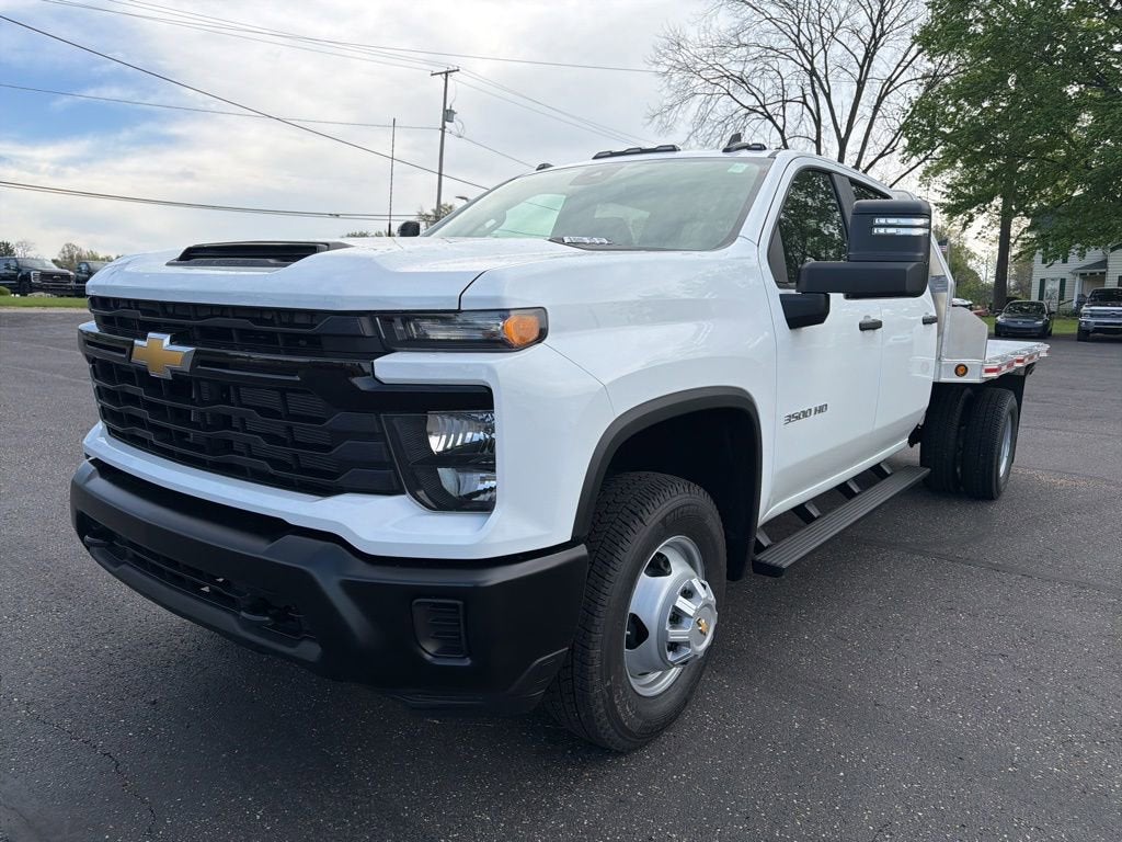 2026 Chevrolet Silverado 3500 HD Chassis Cab Work Truck w/ Aluminum Flatbed