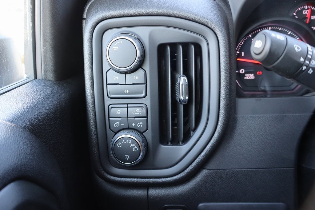 2025 Chevrolet Silverado 3500 HD Chassis Cab Work Truck