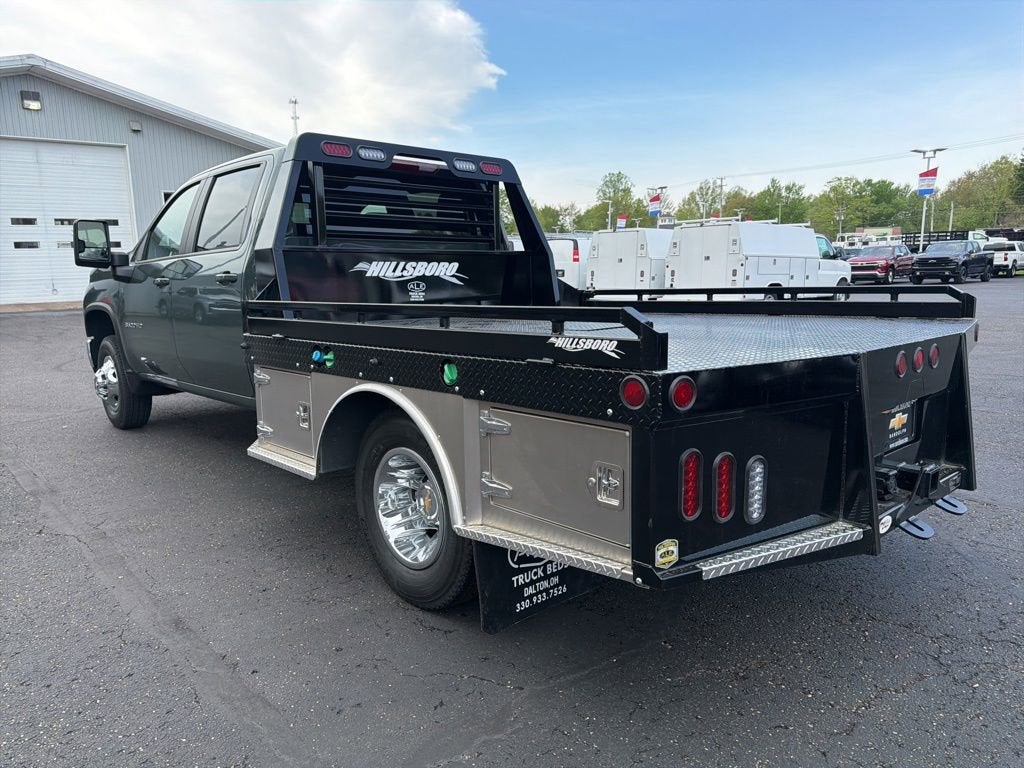 2026 Chevrolet Silverado 3500 HD Chassis Cab LT w/ Skirted Flatbed Body
