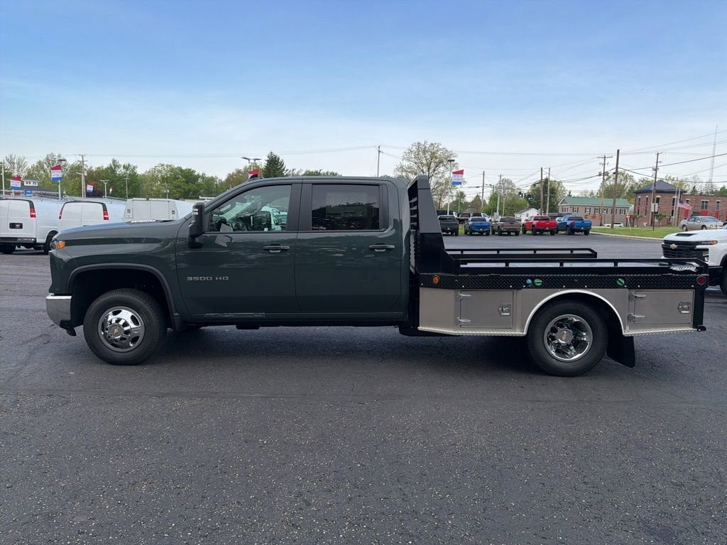 2026 Chevrolet Silverado 3500 HD Chassis Cab LT w/ Skirted Flatbed Body