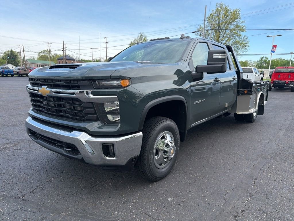2026 Chevrolet Silverado 3500 HD Chassis Cab LT w/ Skirted Flatbed Body
