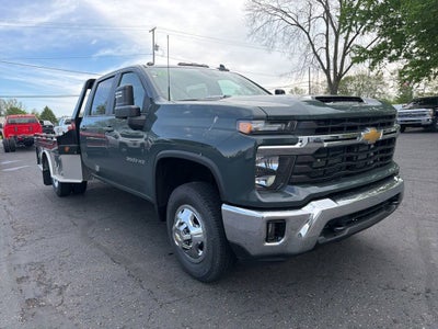 2026 Chevrolet Silverado 3500 HD Chassis Cab LT w/ Skirted Flatbed Body