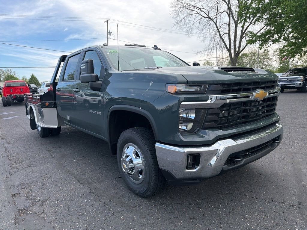 2026 Chevrolet Silverado 3500 HD Chassis Cab LT w/ Skirted Flatbed Body