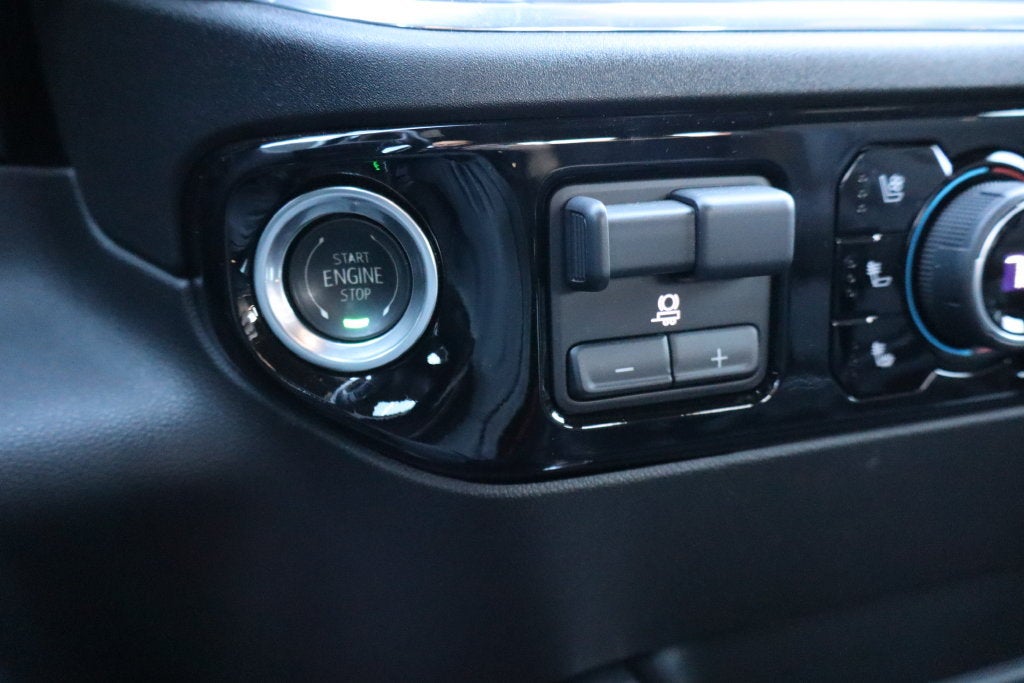 2025 Chevrolet Silverado 3500 HD High Country