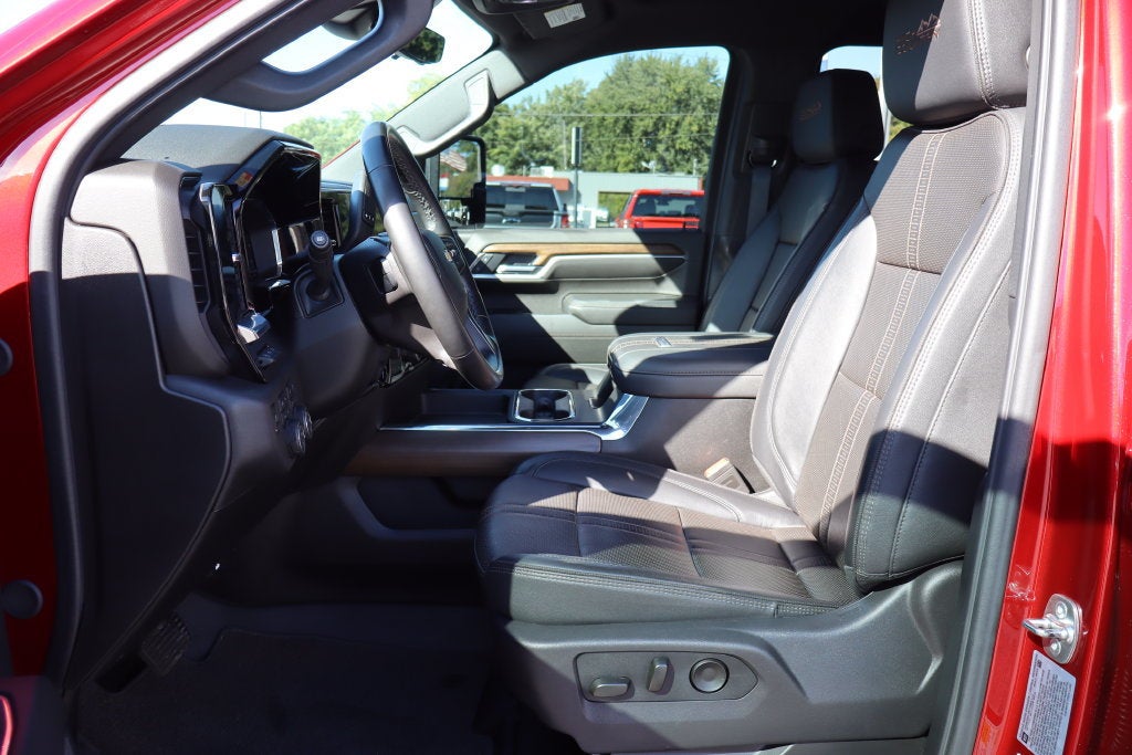 2025 Chevrolet Silverado 3500 HD High Country