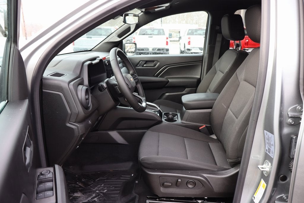 2025 Chevrolet Colorado WT/LT