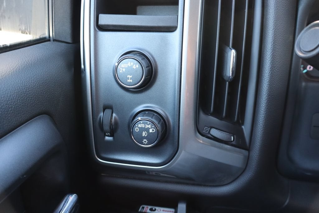 2018 Chevrolet Silverado 1500 LT Z71 - Photo 10