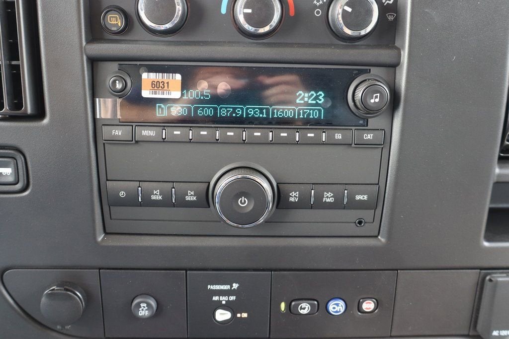 2025 Chevrolet Express Cargo WT