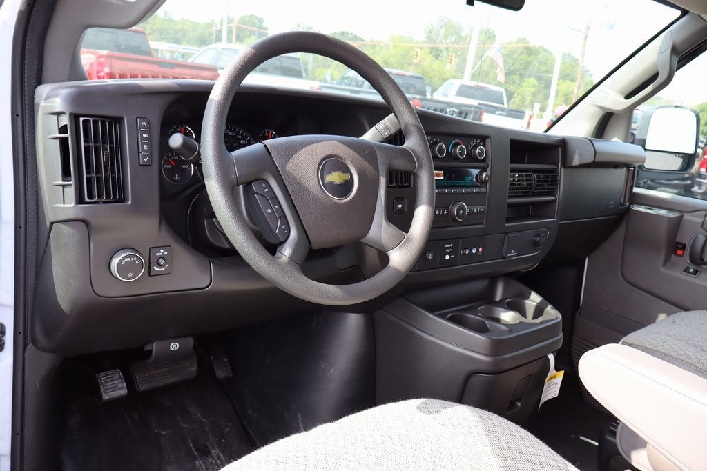 2025 Chevrolet Express Cargo 2500 WT