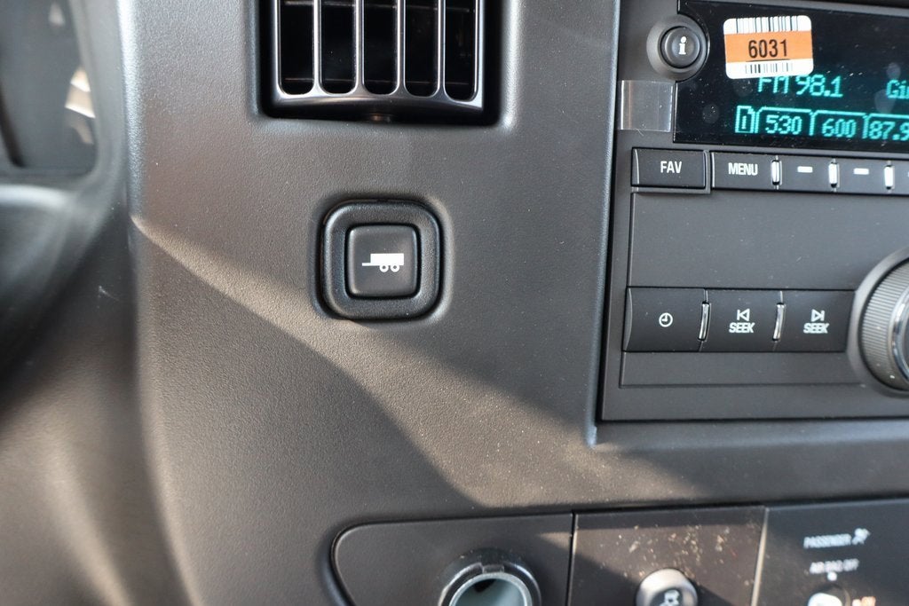 2025 Chevrolet Express Cargo 2500 WT