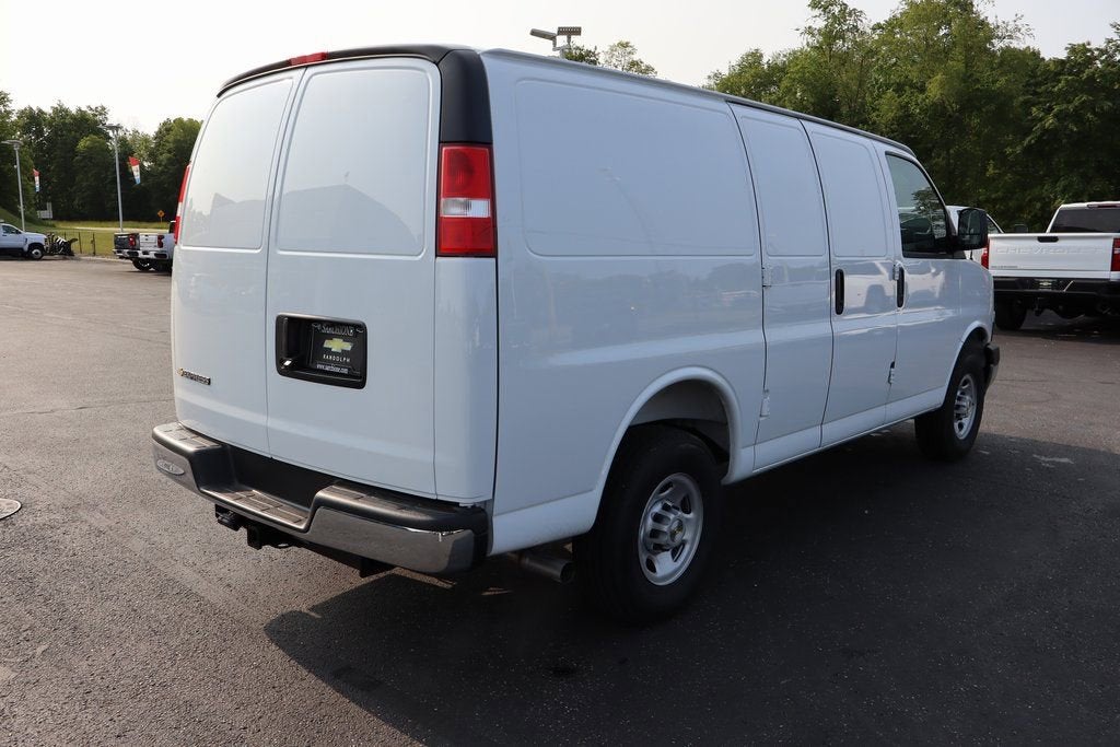 2025 Chevrolet Express Cargo WT