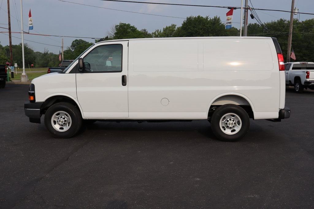 2025 Chevrolet Express Cargo 2500 WT