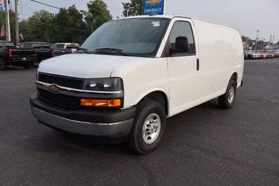 2025 Chevrolet Express Cargo WT