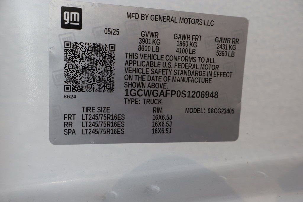 2025 Chevrolet Express Cargo WT