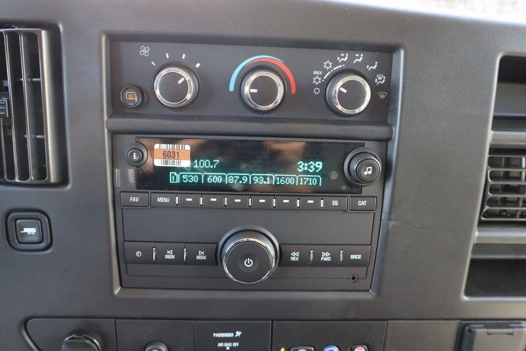 2025 Chevrolet Express Cargo WT