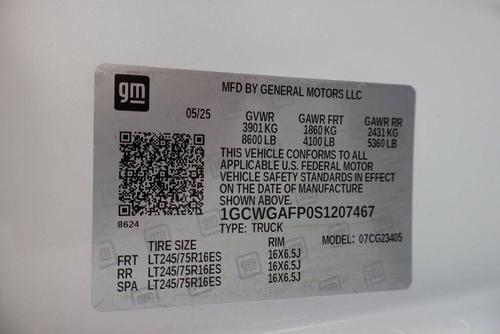 2025 Chevrolet Express Cargo WT