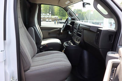 2025 Chevrolet Express Cargo WT