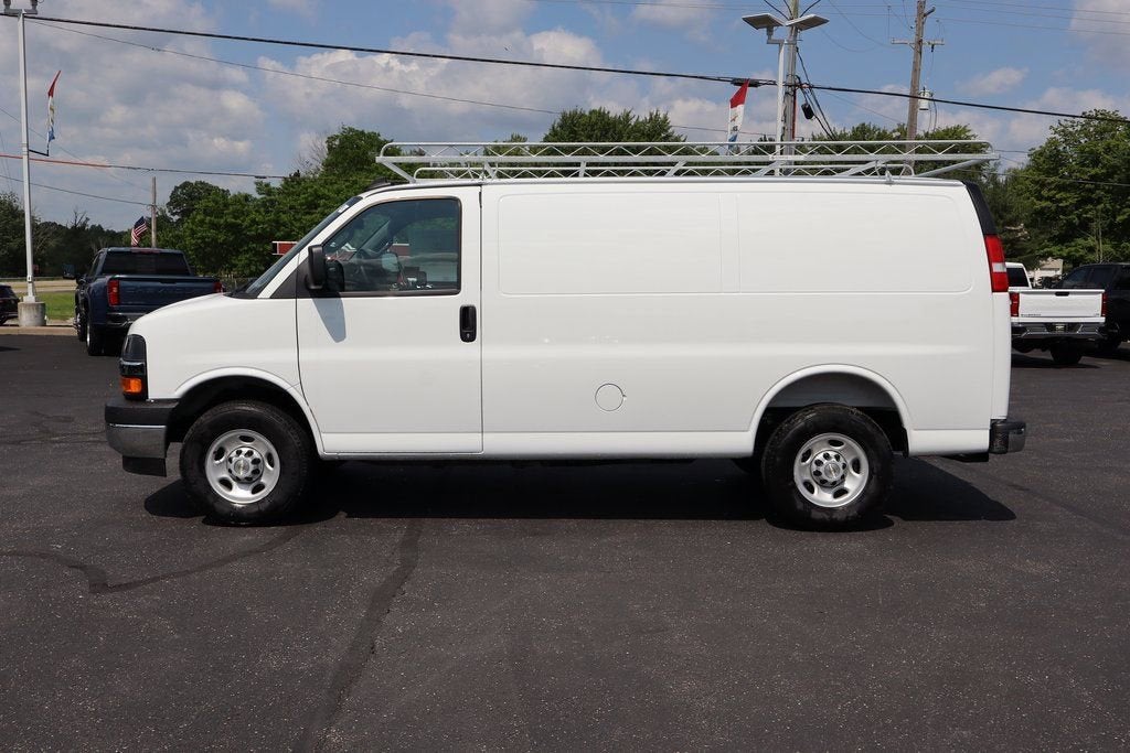 2025 Chevrolet Express Cargo WT