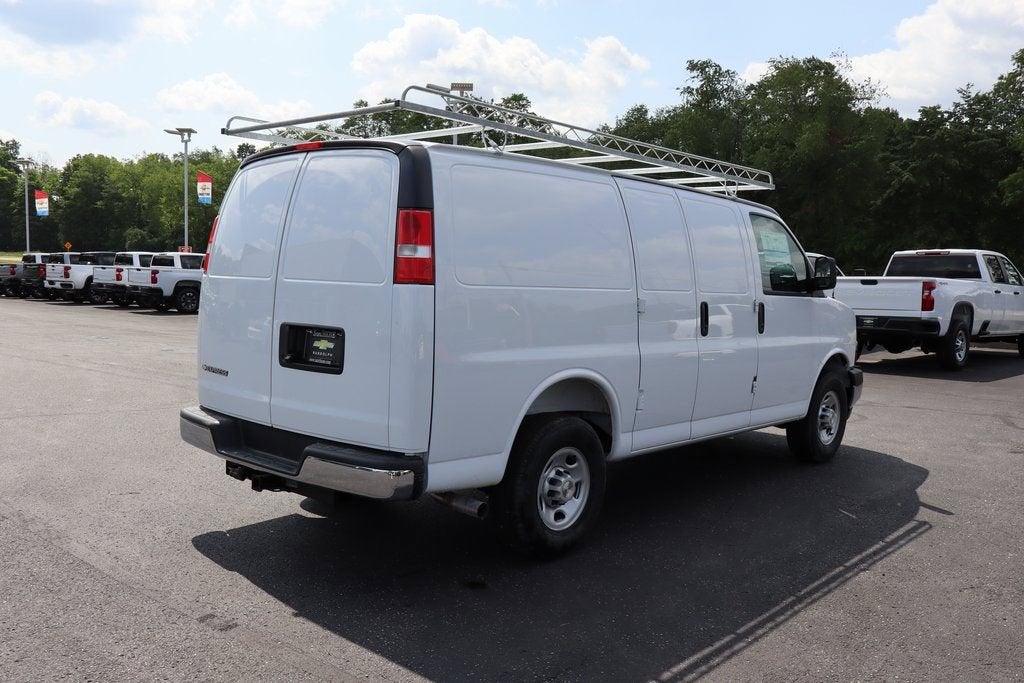2025 Chevrolet Express Cargo WT
