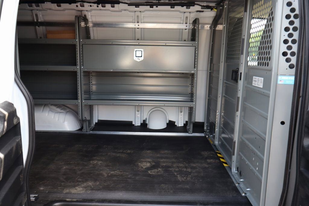 2025 Chevrolet Express Cargo WT