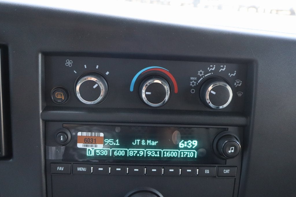 2025 Chevrolet Express Cargo 2500 WT