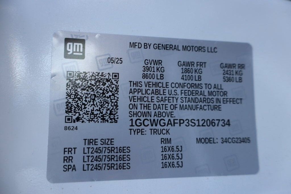 2025 Chevrolet Express Cargo WT