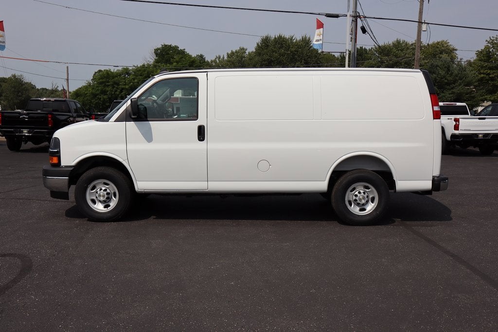2025 Chevrolet Express Cargo 2500 WT