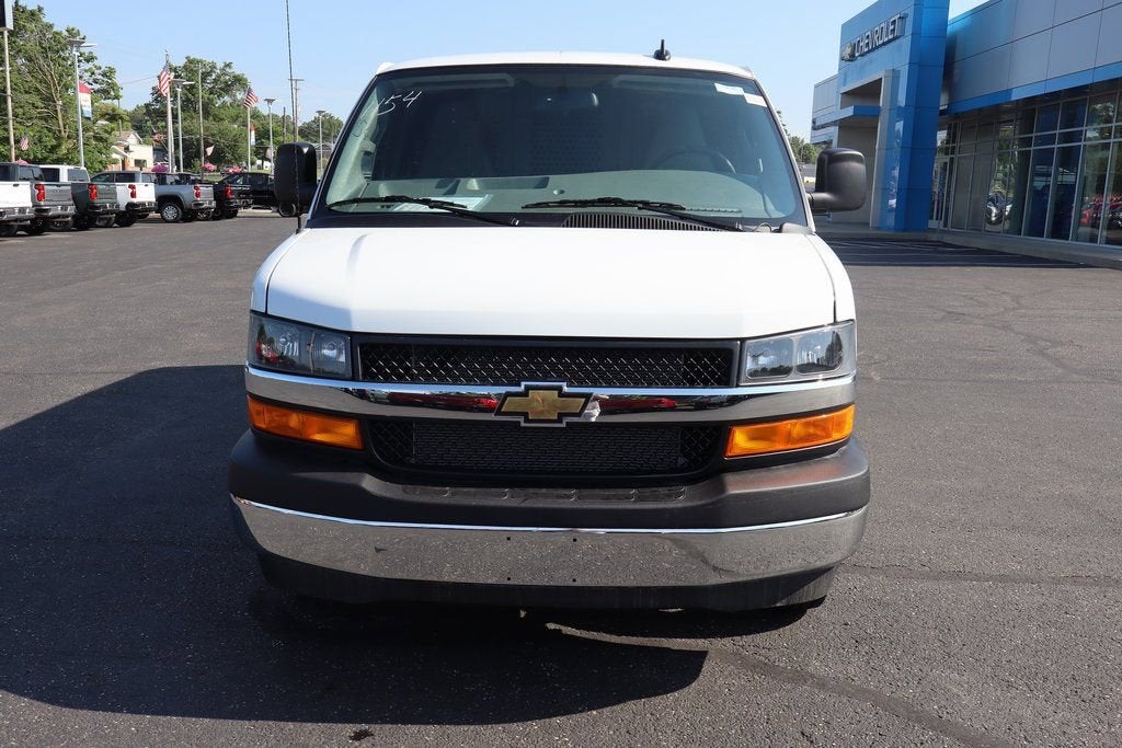 2025 Chevrolet Express Cargo WT