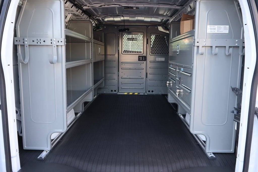 2025 Chevrolet Express Cargo WT