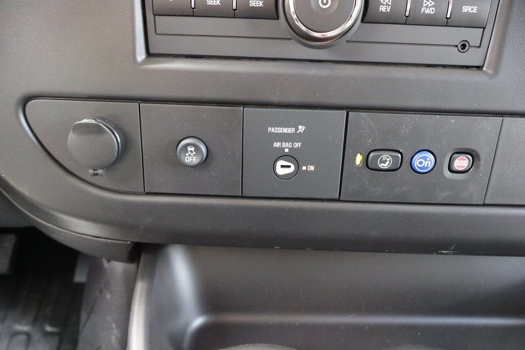 2025 Chevrolet Express Cargo WT