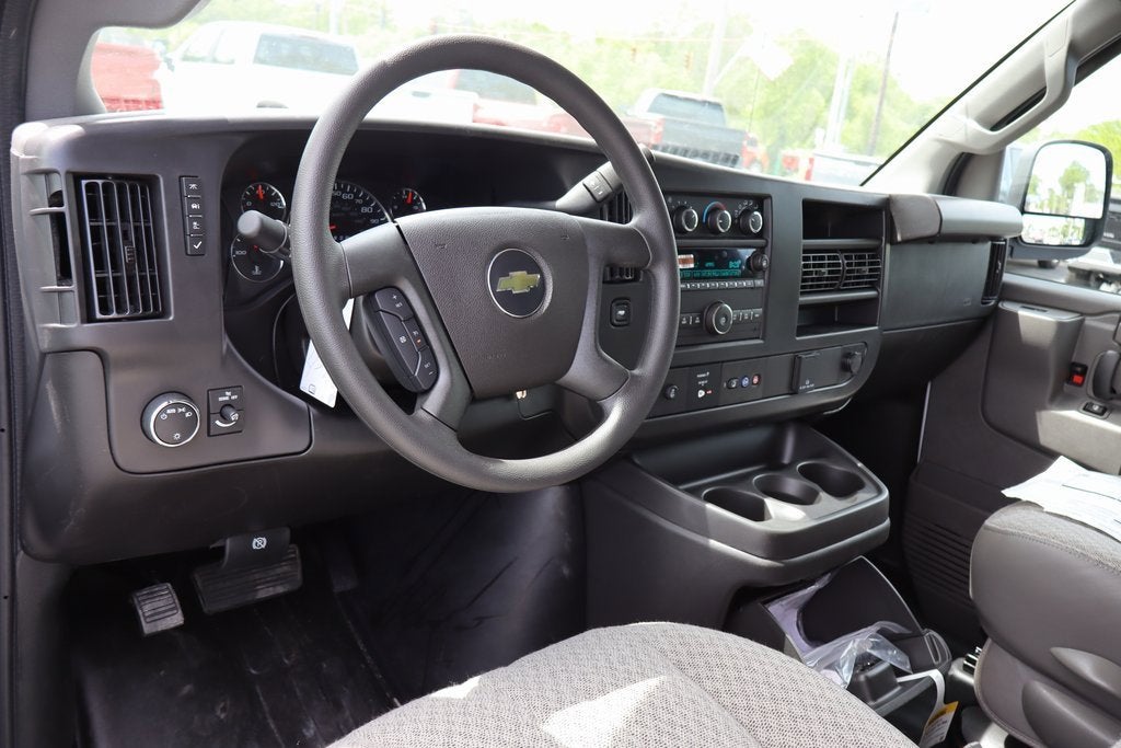 2025 Chevrolet Express Cargo 2500 WT