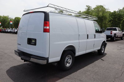 2025 Chevrolet Express Cargo WT