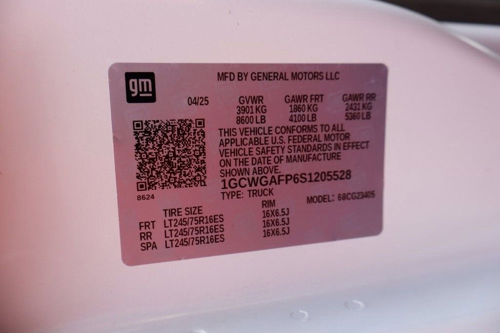 2025 Chevrolet Express Cargo WT