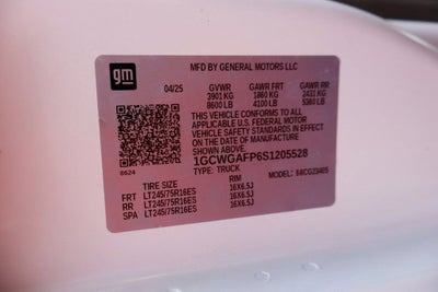 2025 Chevrolet Express Cargo WT