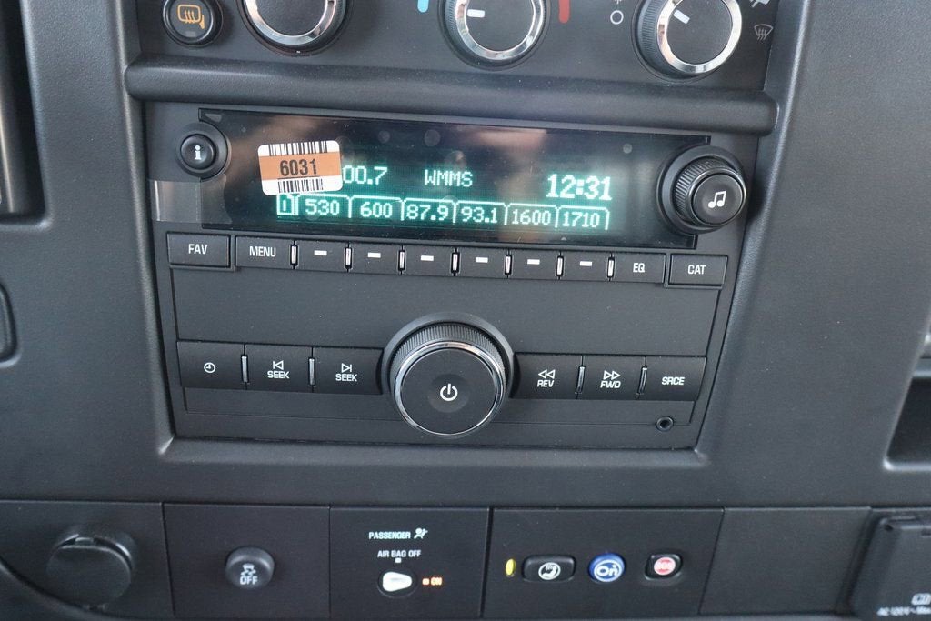 2025 Chevrolet Express Cargo WT