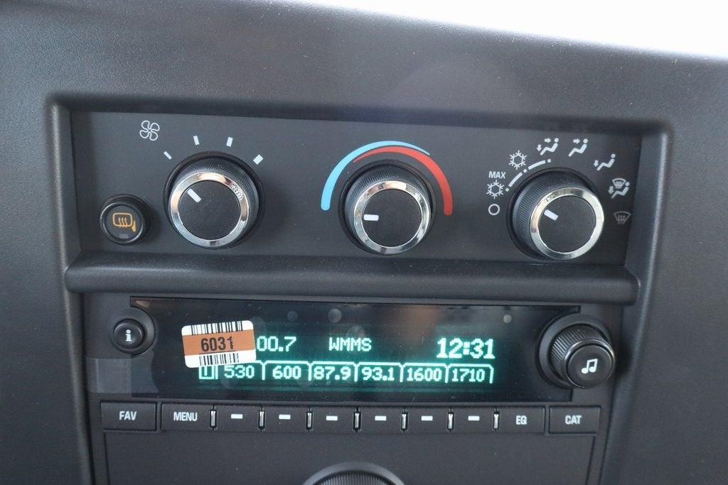 2025 Chevrolet Express Cargo WT