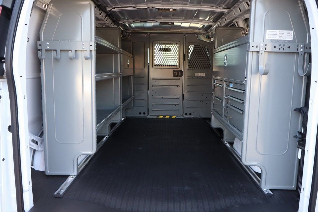 2025 Chevrolet Express Cargo WT