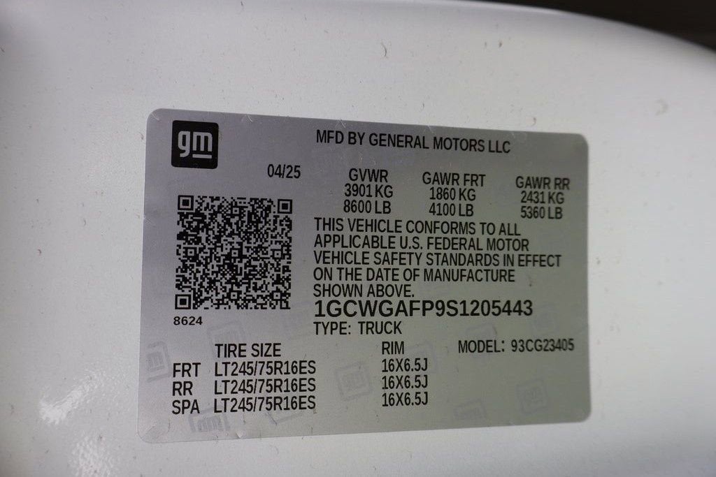 2025 Chevrolet Express Cargo WT